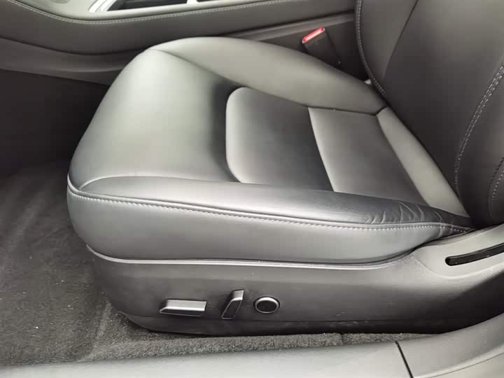 Фото 20 - Tesla Model 3