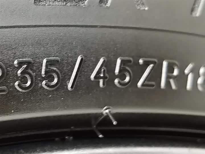 Фото 24 - Tesla Model 3