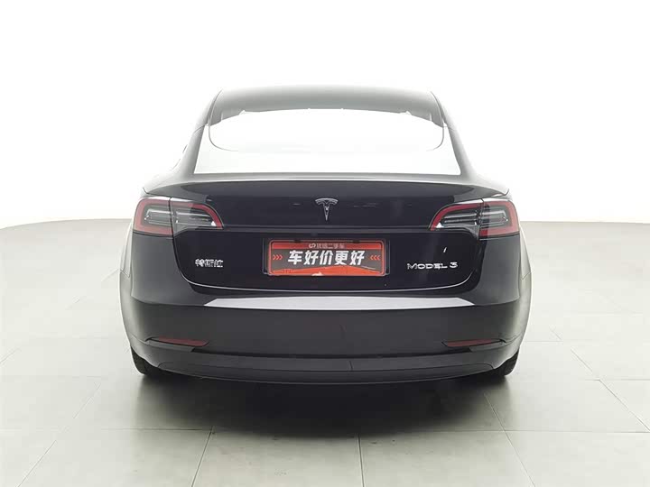 Фото 4 - Tesla Model 3