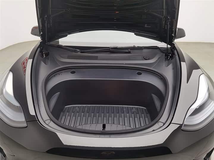 Фото 6 - Tesla Model 3