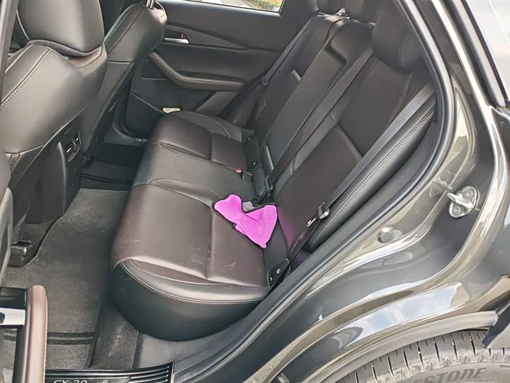 Фото 15 - Mazda CX-30