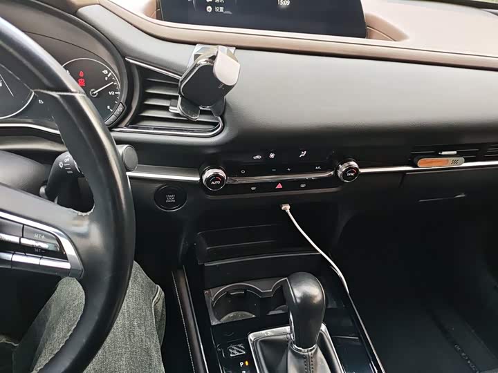 Фото 6 - Mazda CX-30