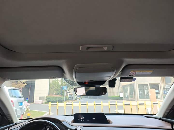 Фото 9 - Mazda CX-30