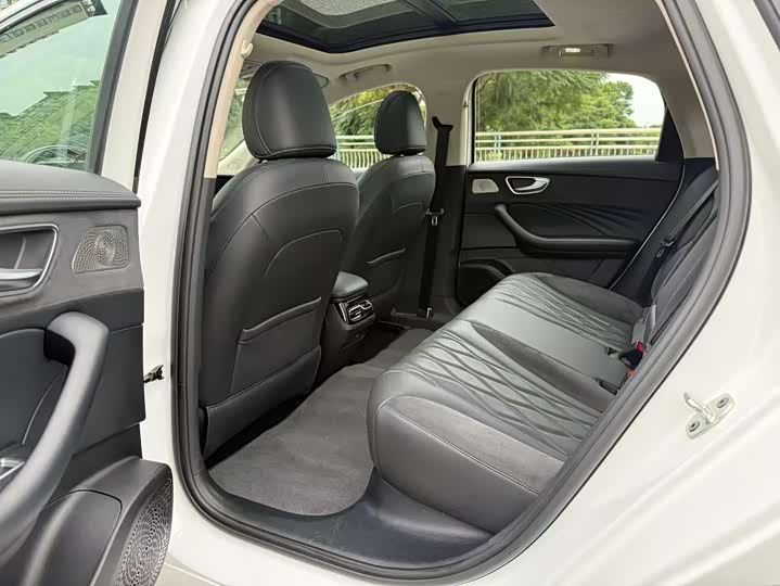 Фото 11 - Roewe D7