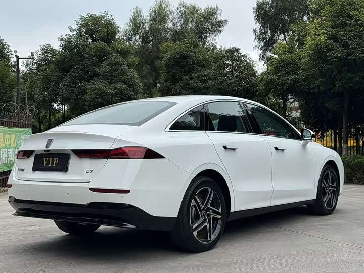 Фото 7 - Roewe D7