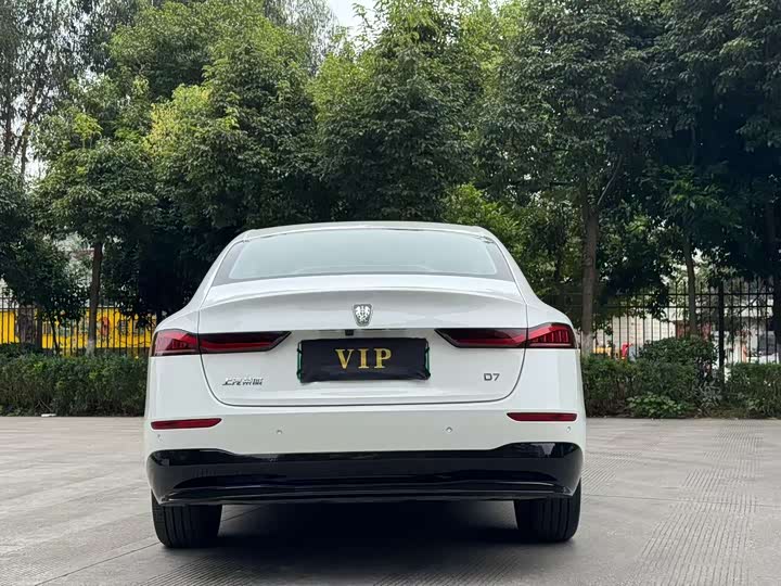 Фото 8 - Roewe D7