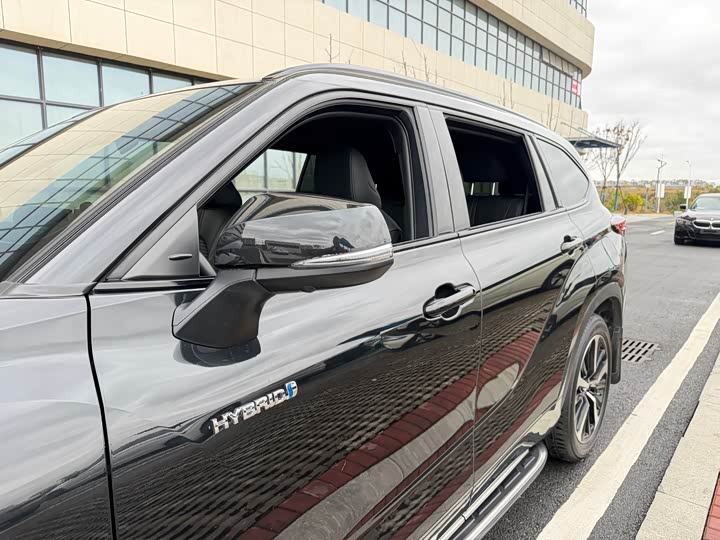 Фото 12 - Toyota Crown Kluger