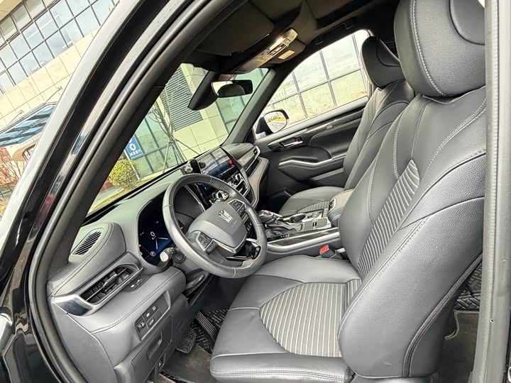 Фото 9 - Toyota Crown Kluger