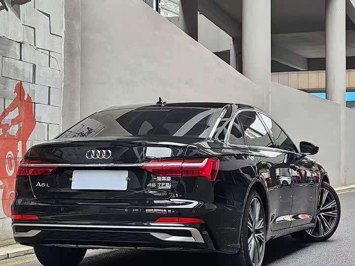 Фото 2 - Audi A6L