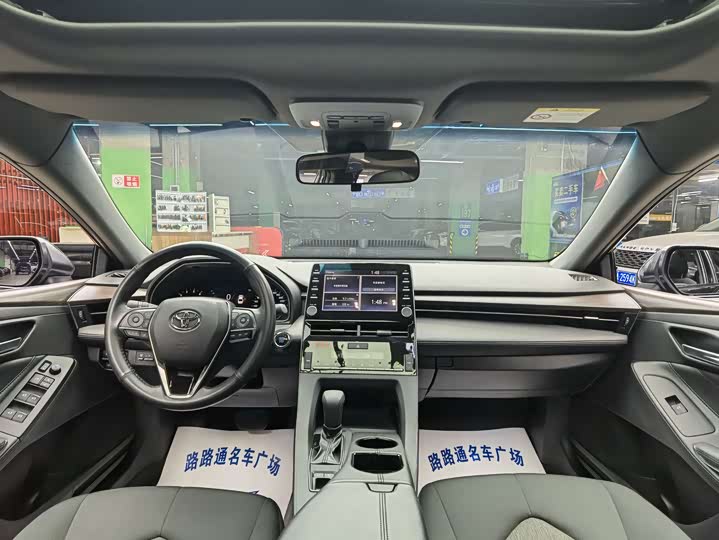 Фото 7 - Toyota Avalon