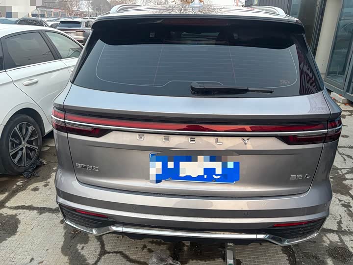 Фото 8 - Geely Monjaro