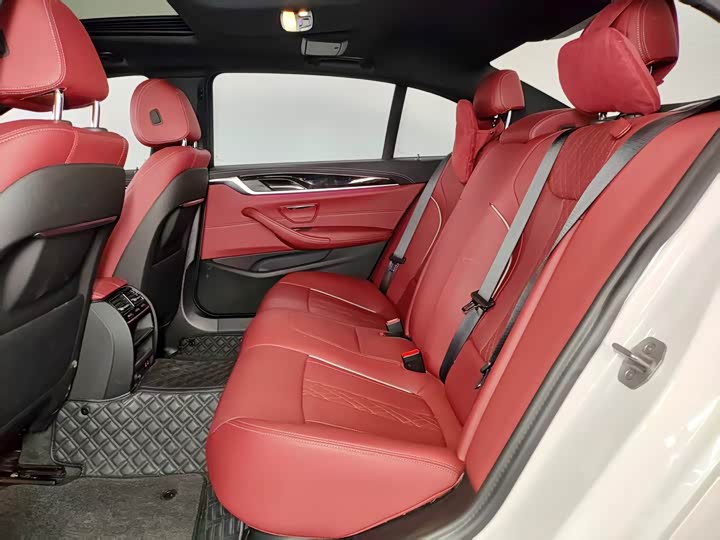 Фото 11 - BMW 5 Series