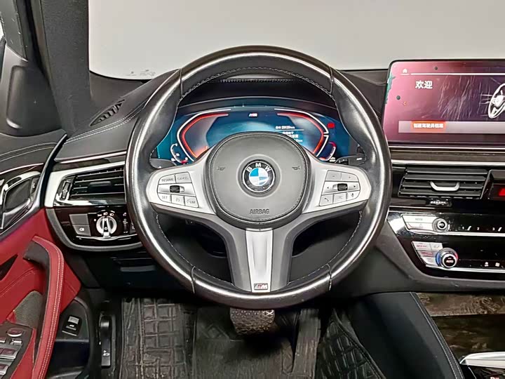 Фото 18 - BMW 5 Series