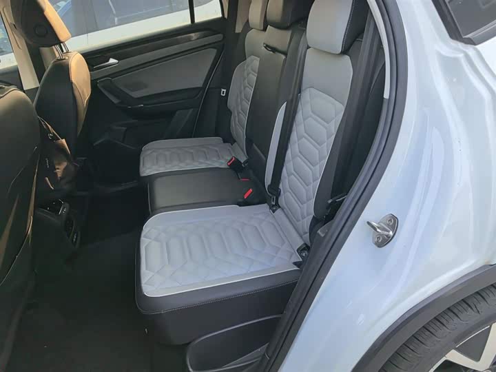 Фото 17 - Volkswagen Tayron