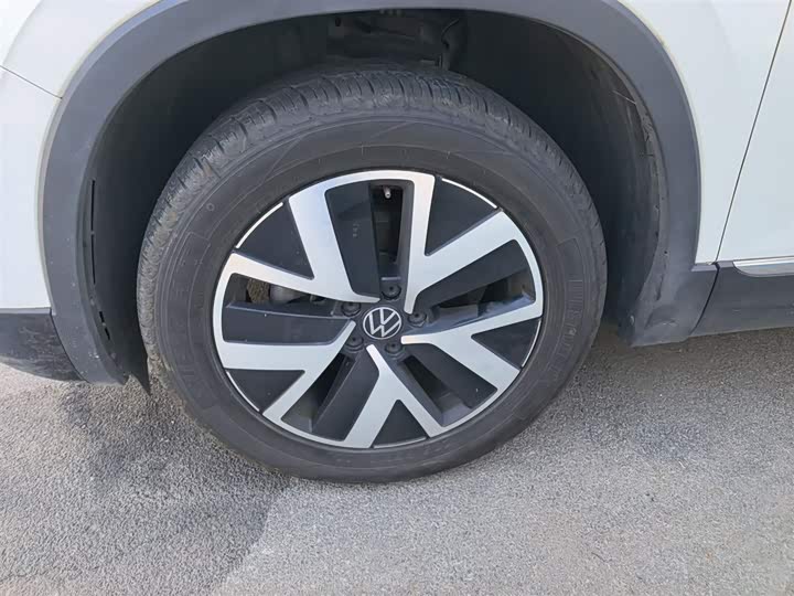 Фото 23 - Volkswagen Tayron