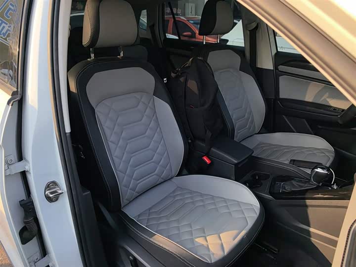 Фото 25 - Volkswagen Tayron