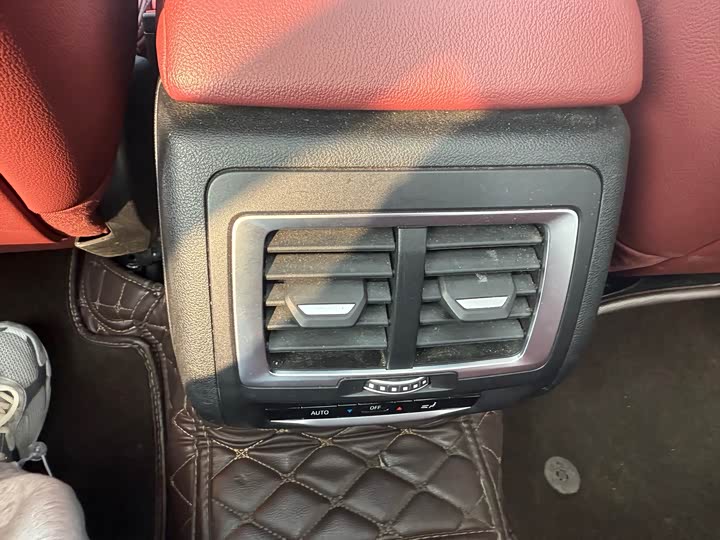 Фото 11 - BMW iX3