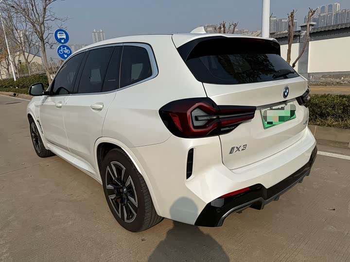 Фото 3 - BMW iX3