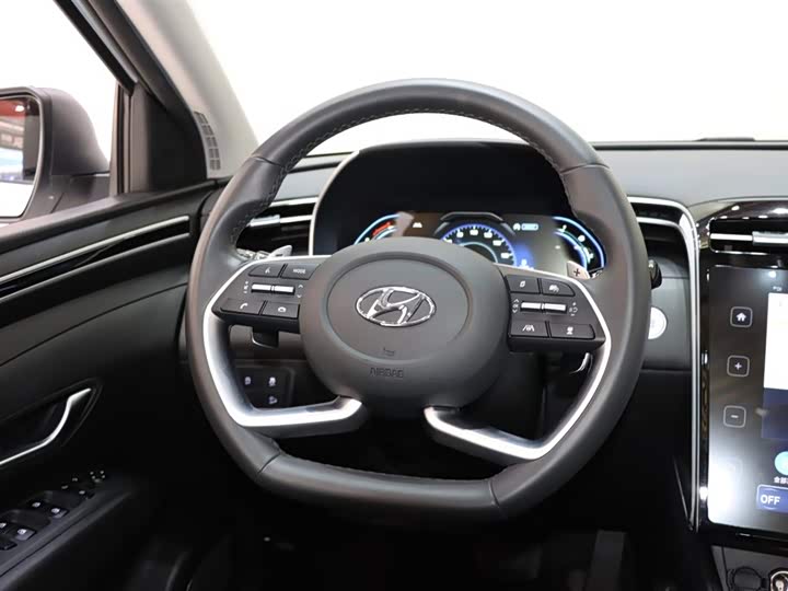 Фото 13 - Hyundai Tucson L