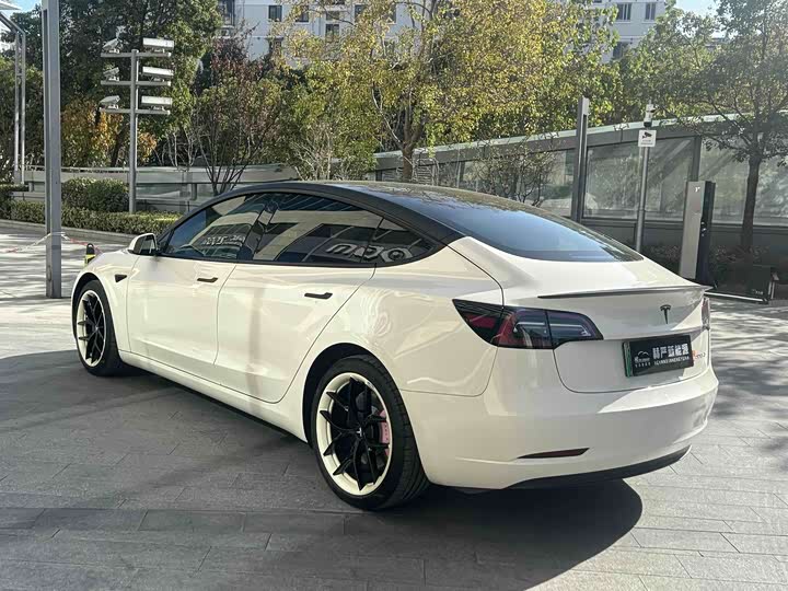 Фото 7 - Tesla Model 3