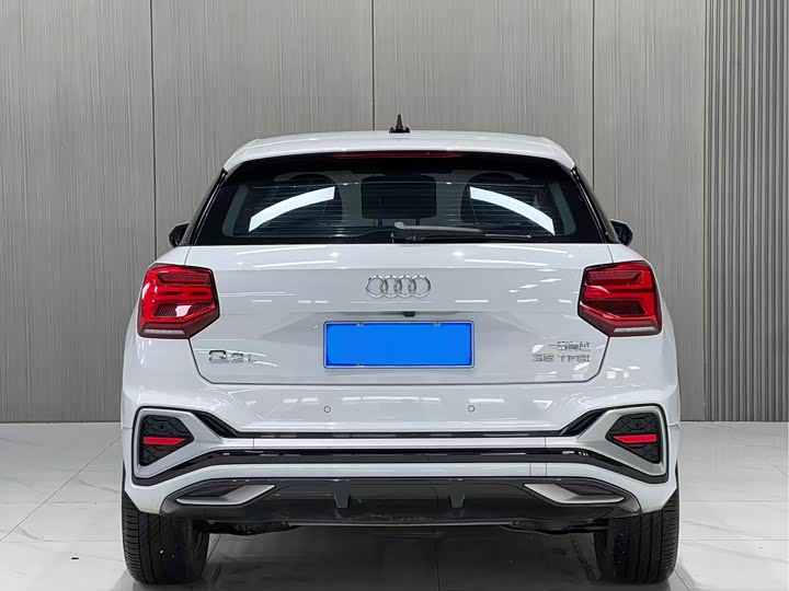 Фото 11 - Audi Q2L