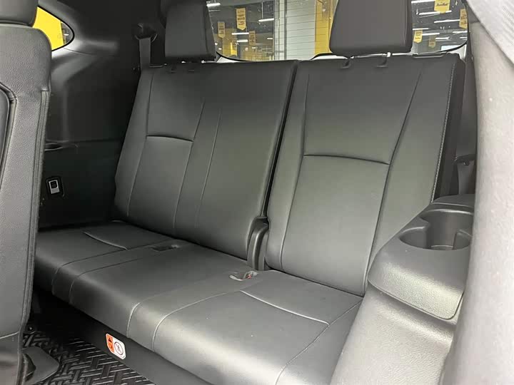 Фото 18 - Toyota Crown Kluger