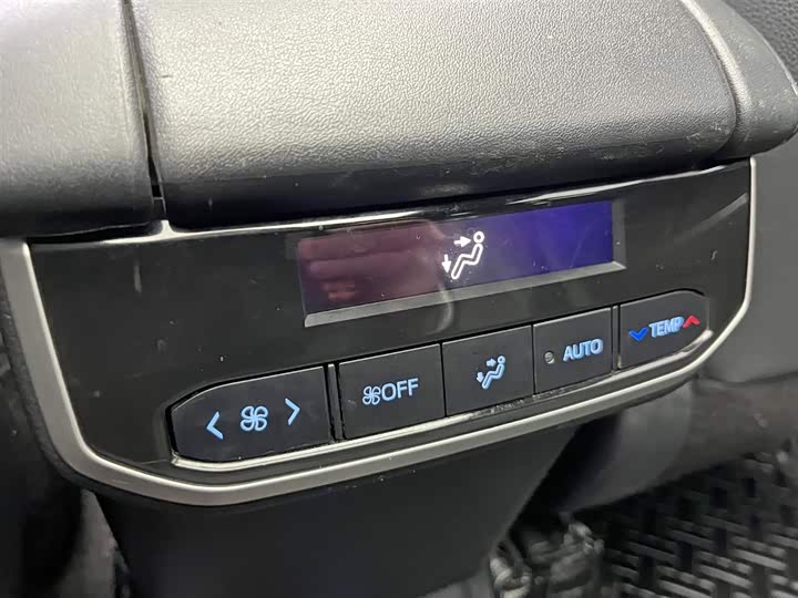 Фото 21 - Toyota Crown Kluger