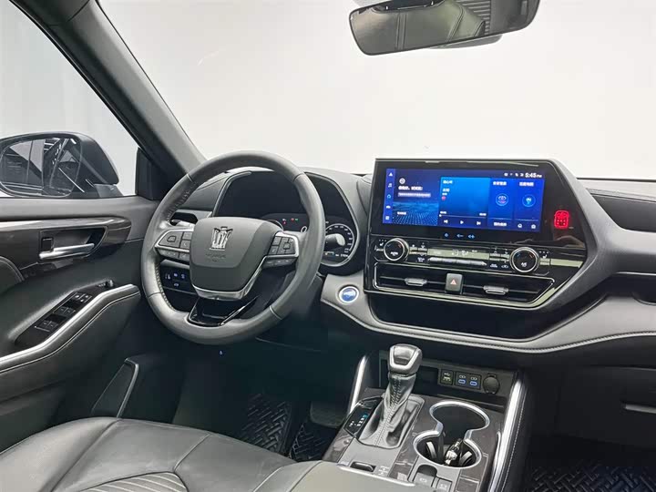 Фото 26 - Toyota Crown Kluger