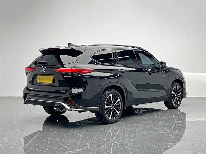 Фото 6 - Toyota Crown Kluger