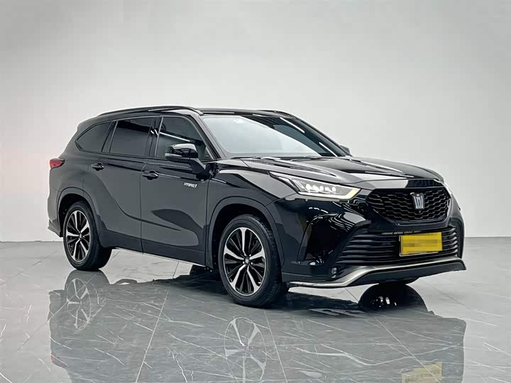 Фото 8 - Toyota Crown Kluger