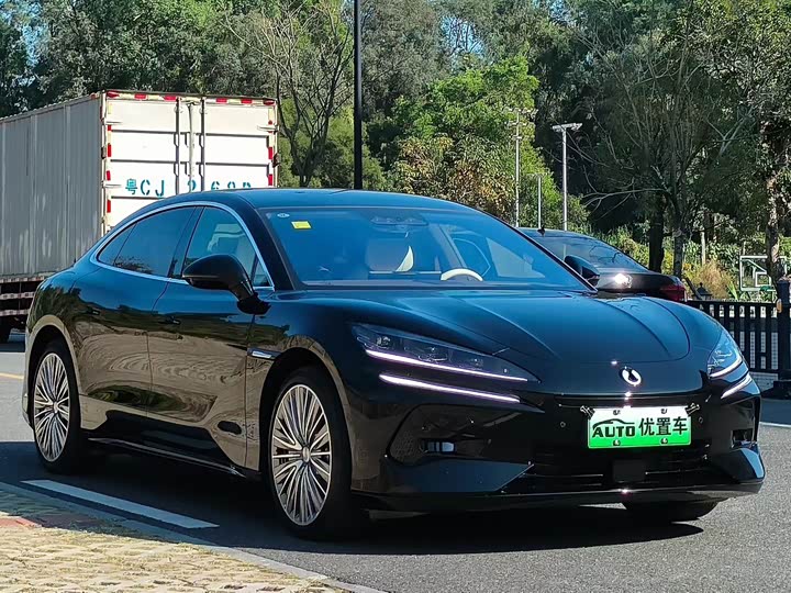 Фото 1 - Denza Z9