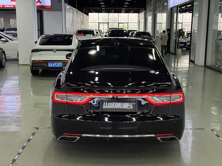 Фото 5 - Lincoln Continental