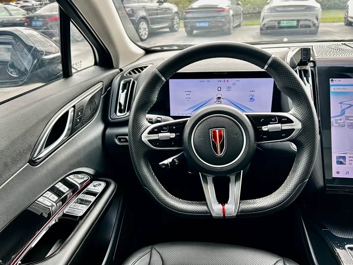 Фото 20 - Hongqi HS3