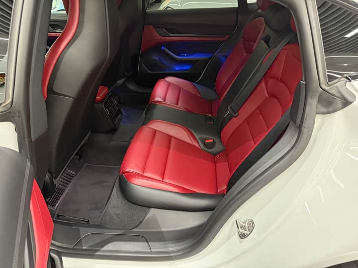 Фото 8 - Porsche Taycan