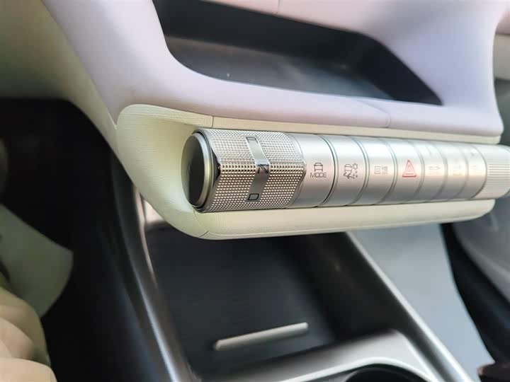 Фото 14 - BYD Dolphin