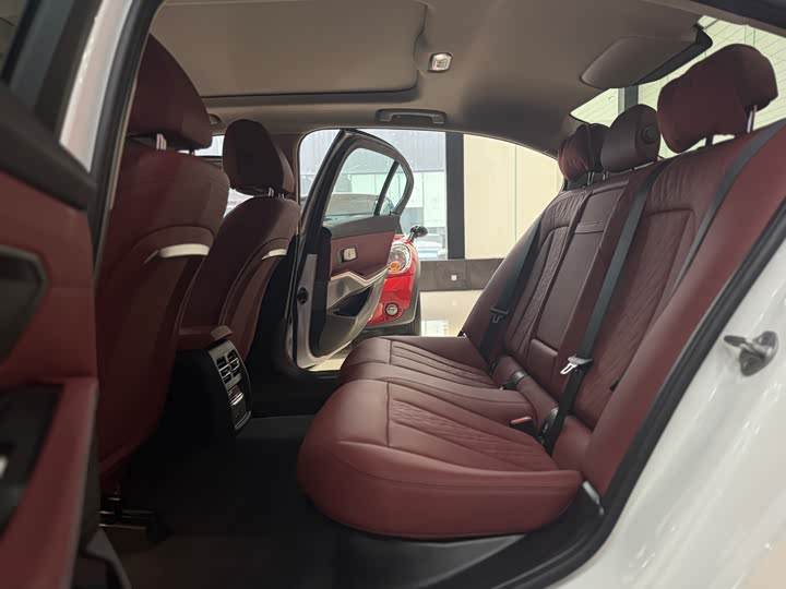 Фото 11 - BMW 3 Series