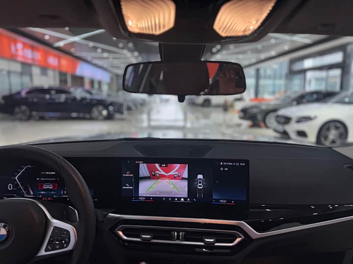 Фото 18 - BMW 3 Series