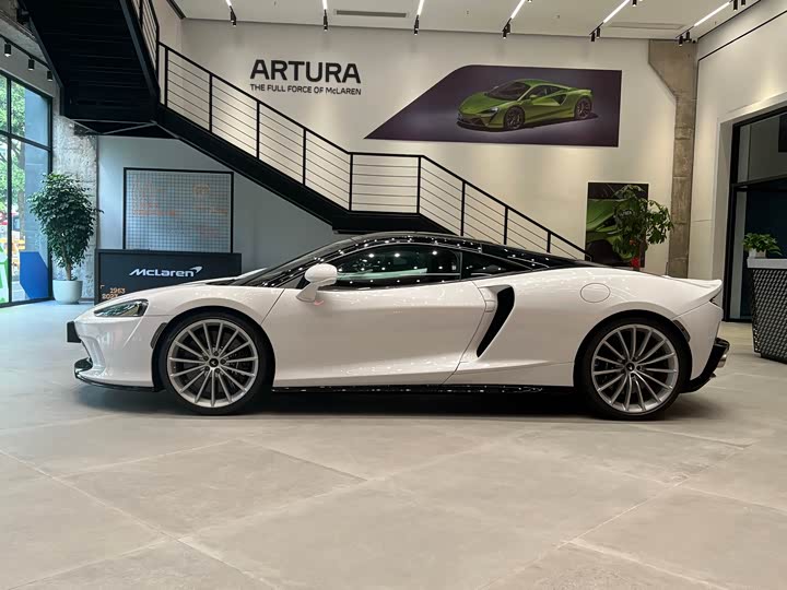 Фото 4 - McLaren GT