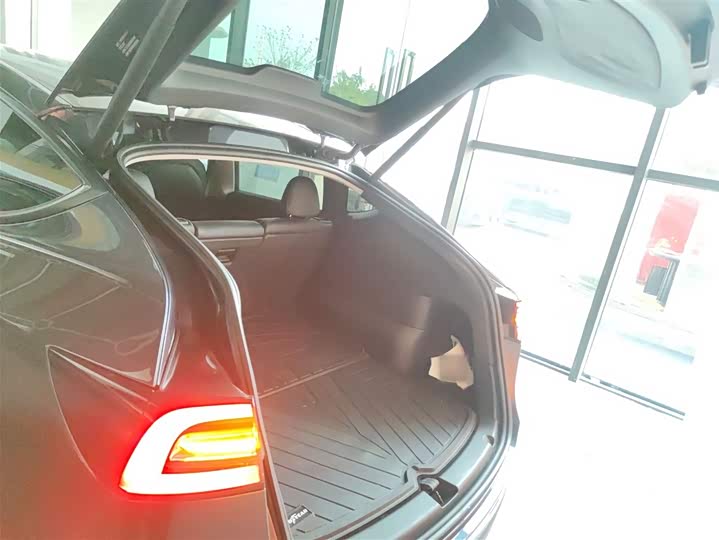 Фото 19 - Tesla Model Y