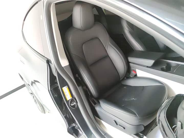 Фото 25 - Tesla Model Y