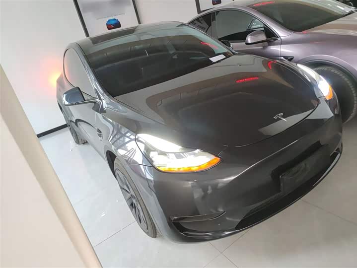 Фото 4 - Tesla Model Y