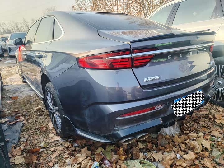 Фото 9 - Geely Preface