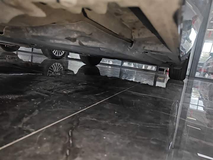 Фото 22 - Lexus ES