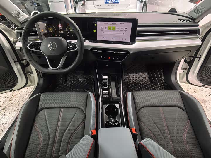 Фото 19 - Volkswagen Lamando L