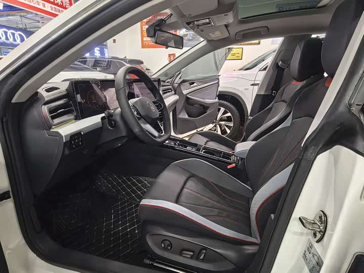 Фото 21 - Volkswagen Lamando L