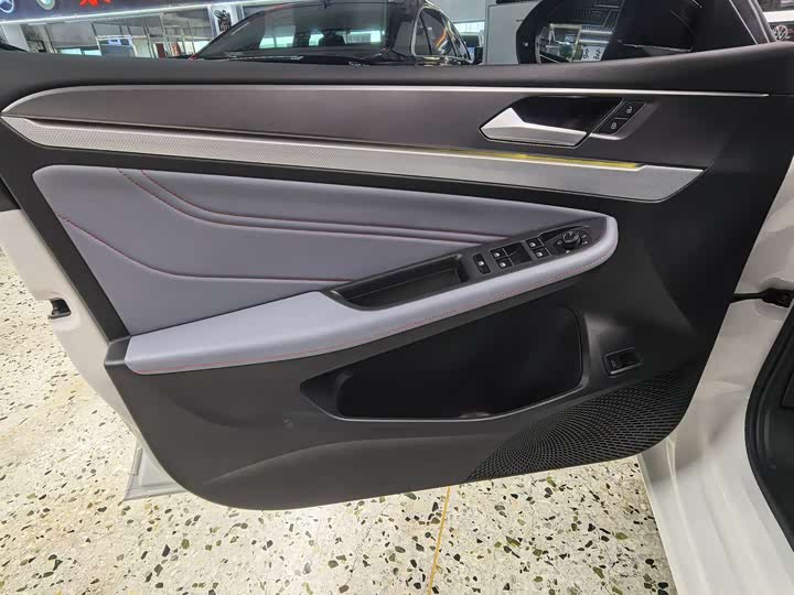 Фото 22 - Volkswagen Lamando L