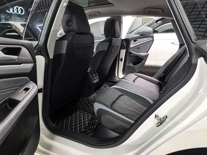 Фото 23 - Volkswagen Lamando L