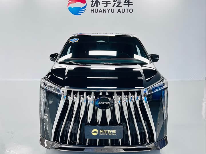 Фото 2 - GAC Trumpchi M8