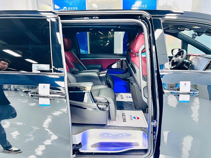 Фото 24 - GAC Trumpchi M8