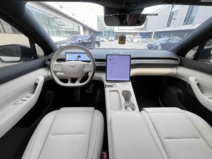 Фото 19 - Nio ES6